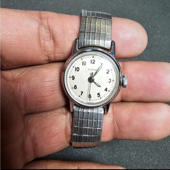 Vintage Timex Ladies Watch Silver Tone Mechanical Wind Up Radium Dial Working - Picture 1 of 11
